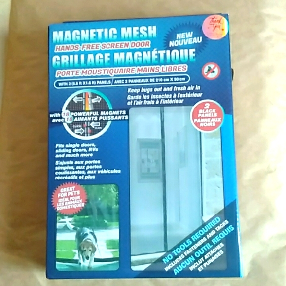 NWT magnetic mesh curtain 2 pieces 210x50 cm 6.8x1.6 ft - Picture 2 of 5